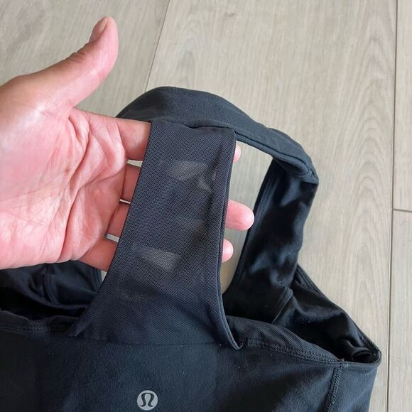 Lululemon women’s black tank top size 4 - Picture 5 of 6